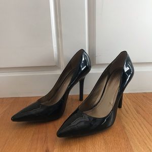 BCBG - Black patent leather pumps